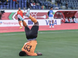 Video: Sambian Patson Daka tasoitti ottelun loppuhetkillä – tuuletus meni aivan vihkoon