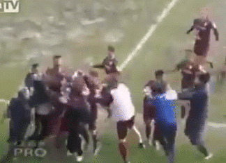 Klassikkovideo: Pelaaja tekee maalin 70 metristä liukutaklauksella Italian aladivarissa