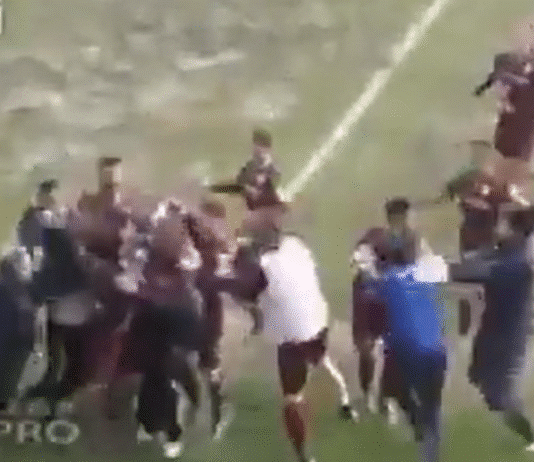 Klassikkovideo: Pelaaja tekee maalin 70 metristä liukutaklauksella Italian aladivarissa