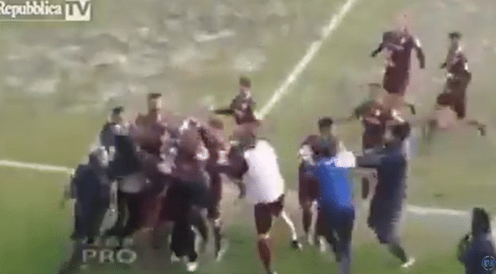 Klassikkovideo: Pelaaja tekee maalin 70 metristä liukutaklauksella Italian aladivarissa