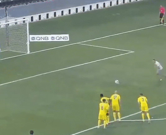 Klassikkovideo: Santi Cazorla liruttaa hävyttömän Panenka-rankkarin pääsiäisenä 2021