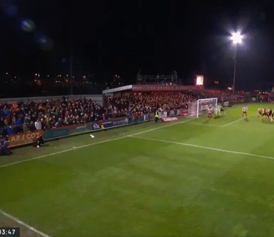 Video: Burton Albionin Julian Larssonilta nähtiin vuoden koomisin kulmapotku FA Cupissa