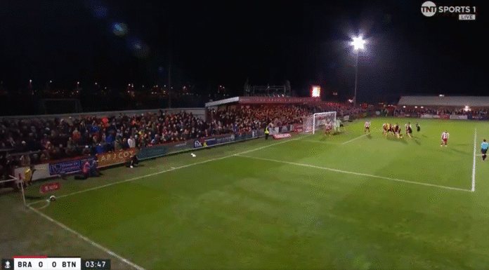 Video: Burton Albionin Julian Larssonilta nähtiin vuoden koomisin kulmapotku FA Cupissa