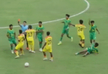 Video: Järjetön hyppytaklaus – indonesialaiselle pelaajalle mätkäistiin elinikäinen pelikielto