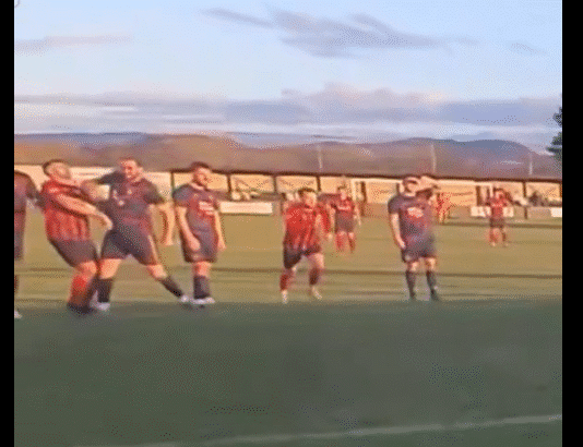 Video: Järkyttävä kyynärpääisku Walesin aladivarissa – Tom Taylorin lyönti kuohuttaa