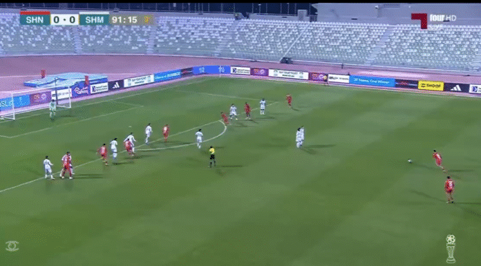 Video: Qatarin Cupissa uskomaton oma maali lisäajalla – maalivahdilta triplasähellys