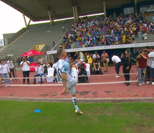 Video: Ecuadorilaisjoukkue esitteli uuden pelaajansa faneille – kikkailut menivät pieleen