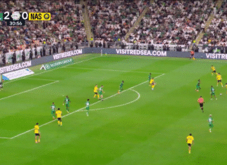 Video: Al-Hilalin maalivahdilta käsittämätön hörppäys – pallo livahti maaliin längeistä