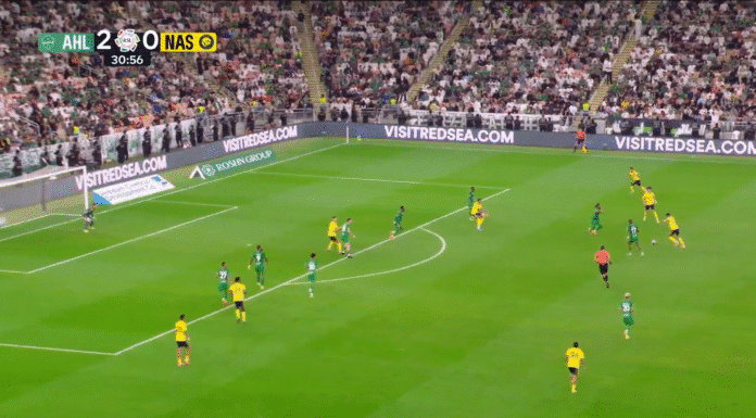 Video: Al-Hilalin maalivahdilta käsittämätön hörppäys – pallo livahti maaliin längeistä