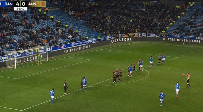 Video: Glasgow Rangersin Thelo Aasgaard painoi kuvankauniin vaparimaalin Skotlannin Cupissa