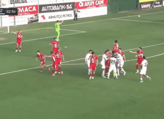 Video: Pelaaja laukoi komean vaparimaalin Turkin aladivarissa – tuomaristo ei tätä nähnyt