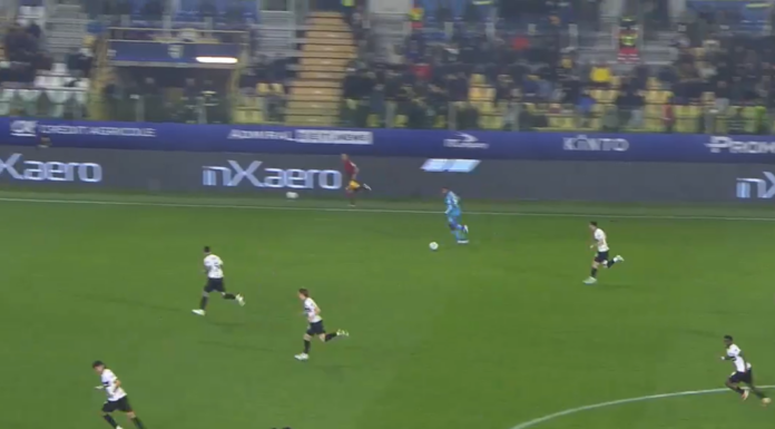 Video: Cagliarin Michael Folorunsho laukoi uskomattoman maalin lähes sivurajalta Serie A:ssa