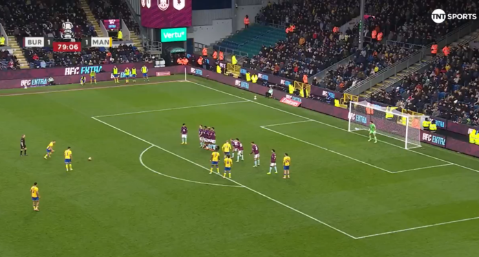 Video: Mansfieldin Louis Reed pamautti loisteliaan vaparimaalin FA Cupissa