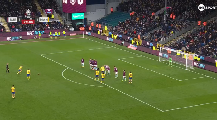 Video: Mansfield pudotti Burnleyn FA Cupista – Louis Reed ratkaisi komealla vaparimaalilla Video: Mansfieldin Louis Reed pamautti loisteliaan vaparimaalin FA Cupissa