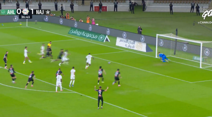 Video: Maalivahti Victor Braga otti loisteliaan tuplatorjunnan – Ivan Toney jäi ihmettelemään