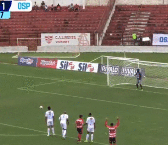 Video: Brasilian divarissa nähtiin loistelias triplatorjunta – maalivahti Andrey venyi ilmiömäisesti