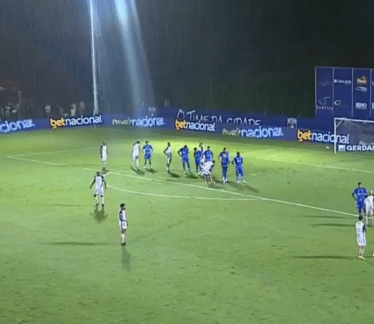 Video: Maalivahti Cássiolle iski kova vessahätä kesken vaparitilanteen – kaikki odottivat kiltisti