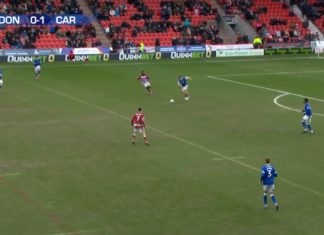 Video: Cardiff Cityn toppari Dylan Lawlor sooloili omasta päästä läpi kentän ja teki maalin