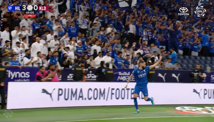 Video: 38-vuotias Karim Benzema jaksaa yhä painaa – viimeisteli hattutempun