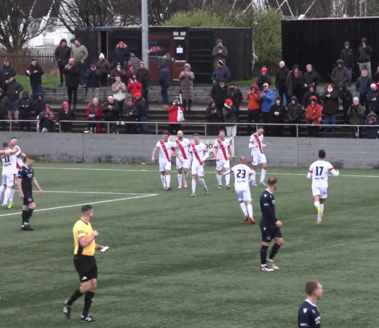 Video: Skotlantilainen aladivarijoukkue syötteli vastustajan solmuun ja teki koulumaalin