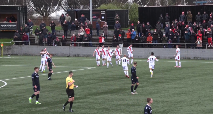 Video: Skotlantilainen aladivarijoukkue syötteli vastustajan solmuun ja teki koulumaalin