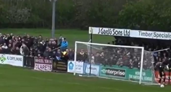 Maalivahti veti katsojaa turpaan Englannin aladivarissa – tuomaristo ei nähnyt