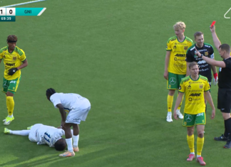 Video: Ilveksen Goudouss Bamba vaihdettiin kentälle – ja lensi 5 minuutin jälkeen suihkuun