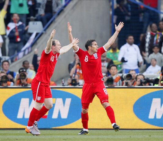 Video: Frank Lampard laukoo pallon puoli metriä maaliviivan yli MM-kisoissa 2010 – ei maalia!