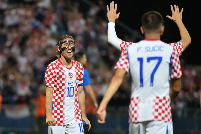 Video: 40-vuotias Luka Modrić painoi eleettömän maalin Slovenian verkkoon