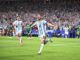 Video: Mykistävä temppu legendalta – Lionel Messi pamautti hattutempun Argentiinalle!