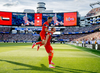 Video: Erling Haaland painoi kaksi maalia – Norja aloitti MM-kisat murskavoitolla