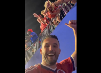 Video: Fanin puhelin tipahti – Skotlannin John McGinn otti yhteiskuvan ja palautti puhelimen