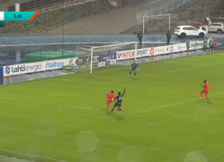 Video: FC Lahden Romaric Yapi viittoili paitsiota ja lopetti pelaamisen – SJK teki tasoitusmaalin