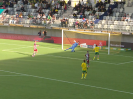 Video: FF Jaron maalivahti Senne Vits höntyili jälleen – Roope Riski puski tyhjiin