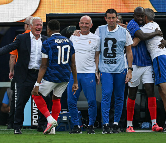 Video: Ranska jyräsi Ruotsin – Kylian Mbappe maalasi ja juoksi halaamaan Didier Deschampsia