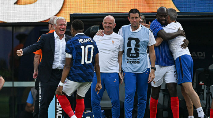 Video: Ranska jyräsi Ruotsin – Kylian Mbappe maalasi ja juoksi halaamaan Didier Deschampsia