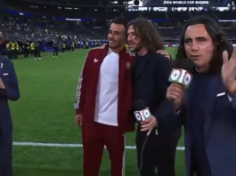 Video: Dani Olmo ja Eric García keskeyttivät suoran TV-lähetyksen ottaakseen kuvia Carles Puyolin kanssa