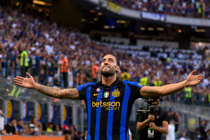Video: Interin Hakan Çalhanoğlulta hirmuinen hevosenpotkumaali Serie A:ssa