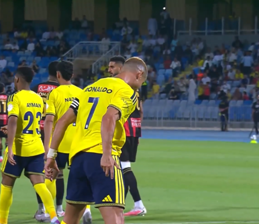 Video: Cristiano Ronaldo palasi Al Nassr -paitaan – viimeisteli tyylikkään maalin