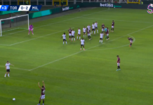 Video: Torinon Che Adams laukoi harvinaisen maalin kääntövolleylla AC Milanon verkkoon