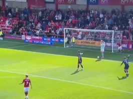 Video: Nöyryyttävä voittomaali – Crewe Alexandran Josh March piiloutui maalivahdin taakse