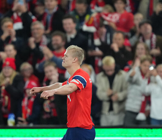 Video: Erling Haaland upotti Tanskan – ohitti samalla Zlatanin historiallisessa tilastossa