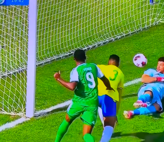 Epäonnekas maali Fifa Intercontinental Cupissa – pallo kimposi maalivahdin takaraivosta omiin