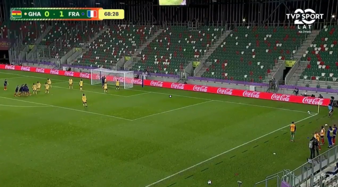 Ranskan U20 naisilla vuoden erikoisin kulmapotkukuvio – ja pallo oli maalissa