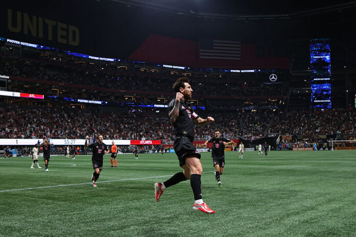 Video: Lionel Messi pääsi 1 vs. 1 -vastahyökkäykseen – tuloksena upea pujottelumaali