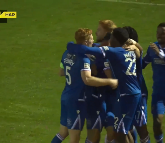 Video: Carlisle United otti murskavoiton kahden miehen alivoimalla Englannin National Leaguessa