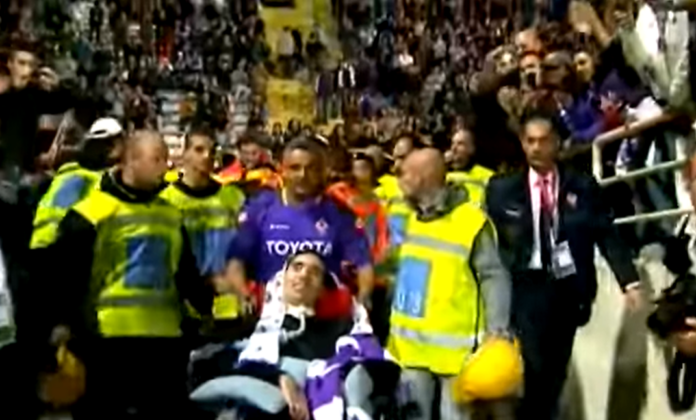Klassikkovideo: Roberto Baggio tuo vakavasti sairastuneen entisen pelikaverinsa kentälle 2008