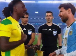 Video: Lionel Messin maajoukkueura päättyi – Beninin kapteeni antoi patsaan ja kirjeen